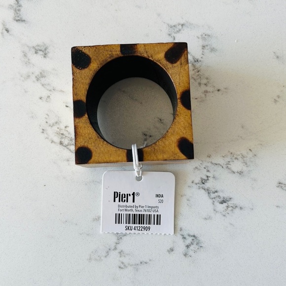 Pier 1 Leopard Square Napkin Ring - Picture 8 of 16